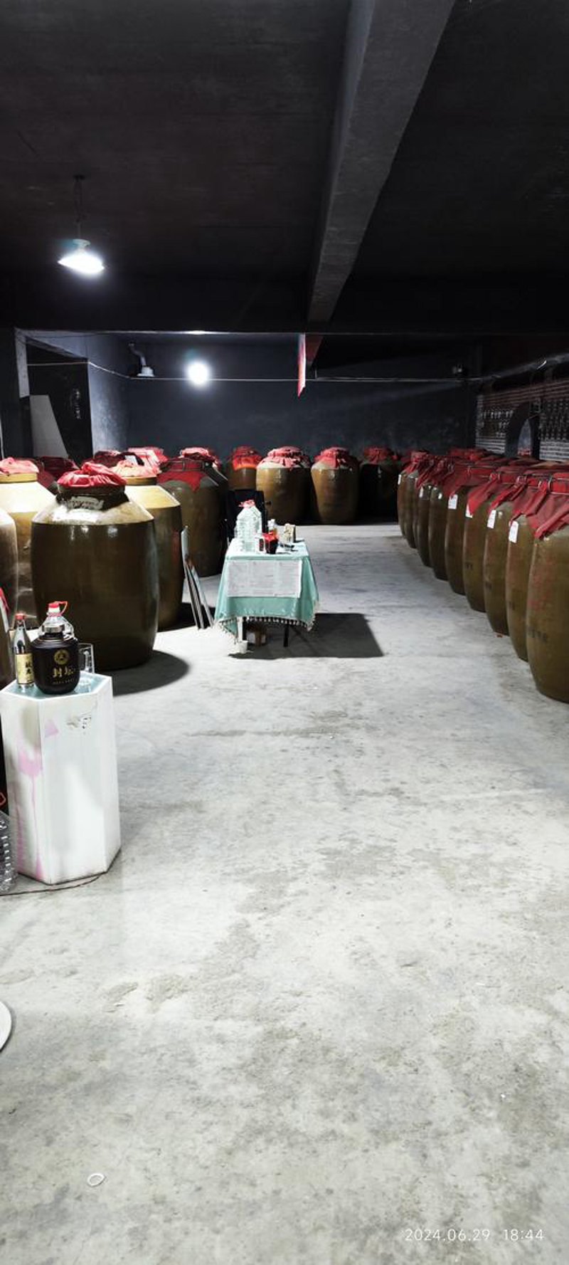 茅台镇酱香酒:传统与现代的完美碰撞